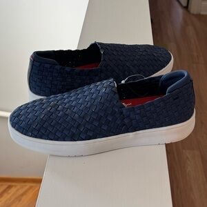 Brand new”Anatomicush technology”Men’s fitflop shoes.Size-11,color-navy.💙